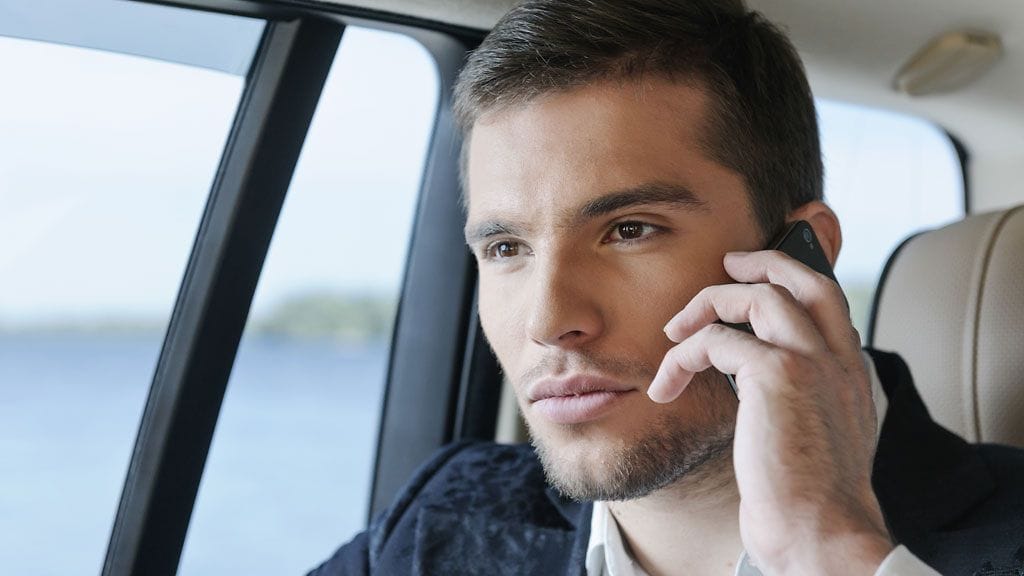 Miksi mies ottaa yhteyttä naiseen pitkän tauon jälkeen?