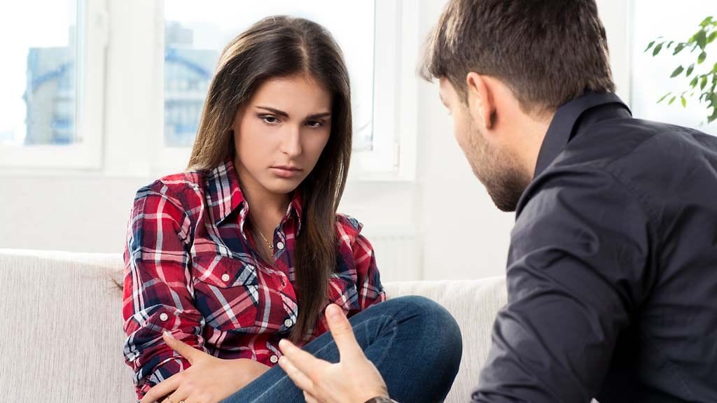 Oletko joskus lukenut kumppanisi viestejä salaa?