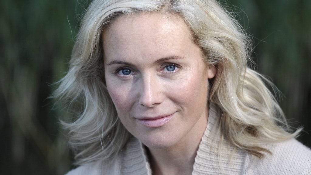 Yli 20 000 suomalaista on tänään meikittä. Malli Anne Kukkohovi on yksi heistä!