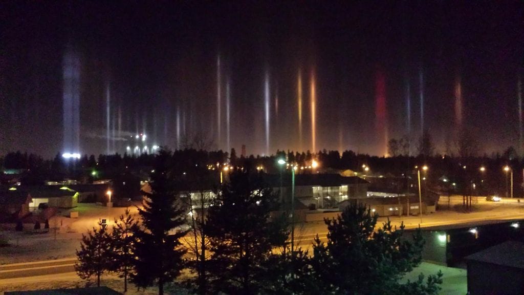 Keinovalopilareita Seinäjoella 13. tammikuuta 2014 kello 22.30. Lukijan kuva: Henna Ojala