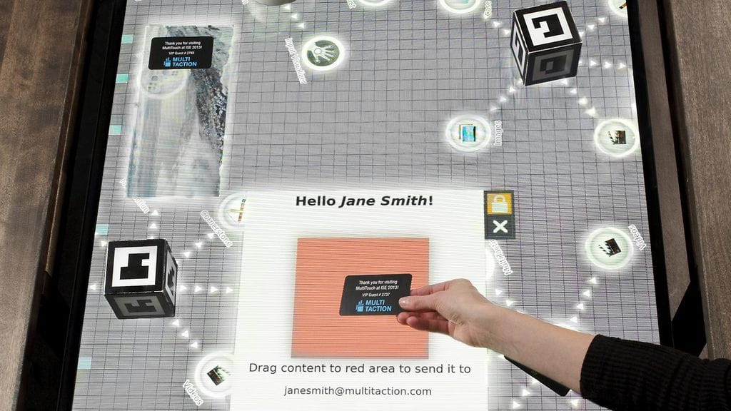 Multitouch kosketusnäyttöpöytä