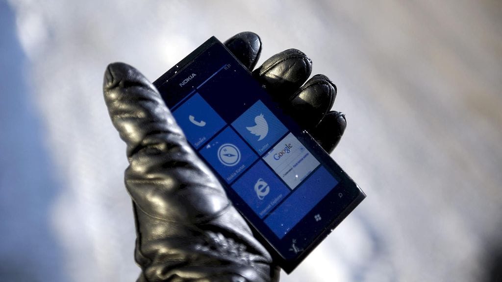 Työhanskat käteen ja kännykkä kuntoon, mutta ollaan sitten varovaisia niiden korjausten kanssa!