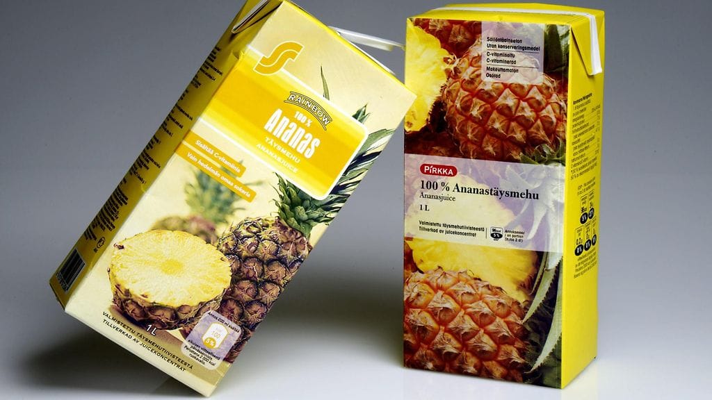 Kansalaisjärjestö Finnwatchin mukaan Suomen kauppaketjut myyvät omilla tuotemerkeillään elintarvikkeita, joita tuottavissa tehtaissa tehdään vakavia ihmisoikeusloukkauksia. Järjestön selvityksessä esimerkkeinä ovat Thaimaassa jalostettavat tonnikalasäilykkeet ja ananasmehu.