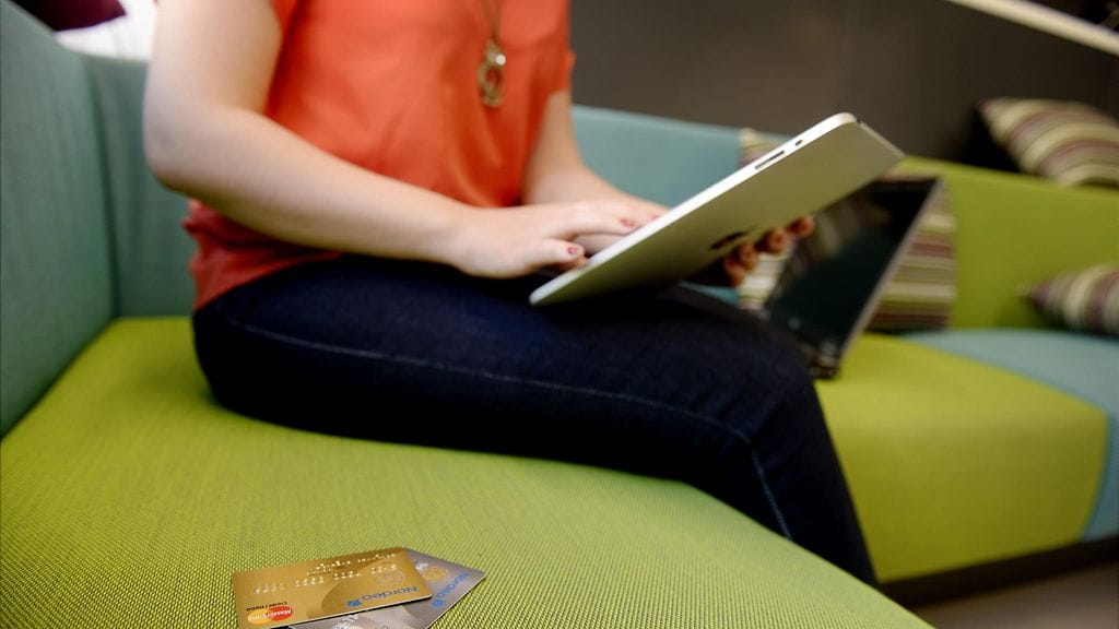 Ulkomailta tilataan etenkin naisten vaatteita, asusteita ja kosmetiikkaa.