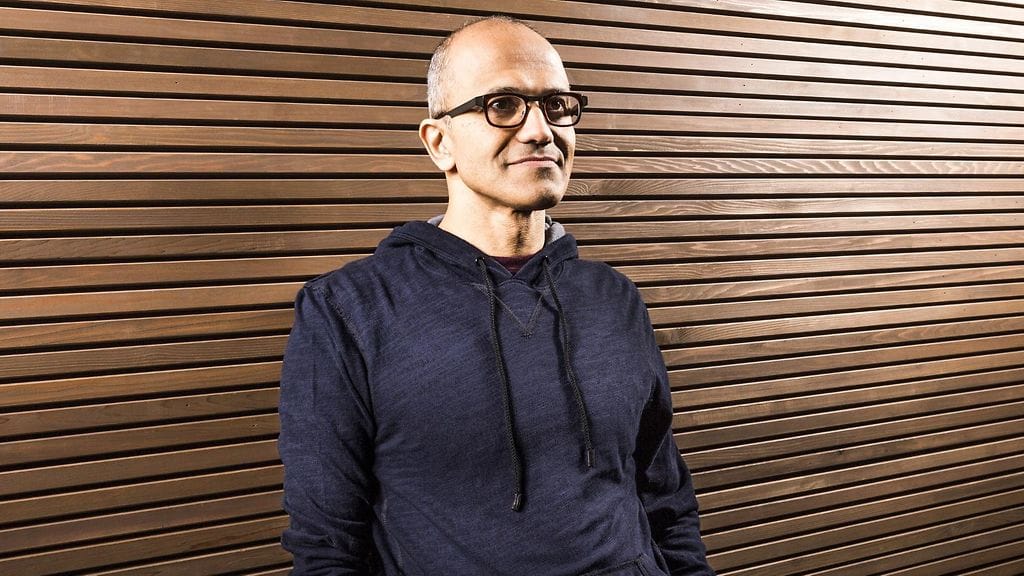 Microsoftin edellinen pääjohtaja oli vastuussa matkapuhelinostosta, nykyinen johtaja Satya Nadella taas vannoo pilvipalveluiden nimiin.