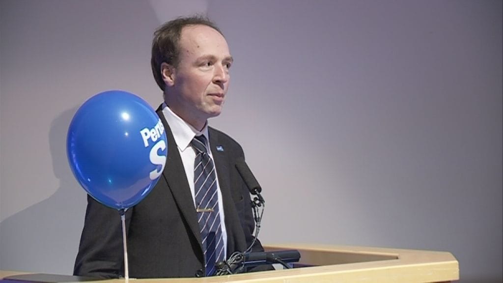 Perussuomalaisten eurovaaliehdokkaana olevan kansanedustaja Jussi Halla-ahon esiintyminen Lieksassa tänään oli aiheuttaa käsirysyn.