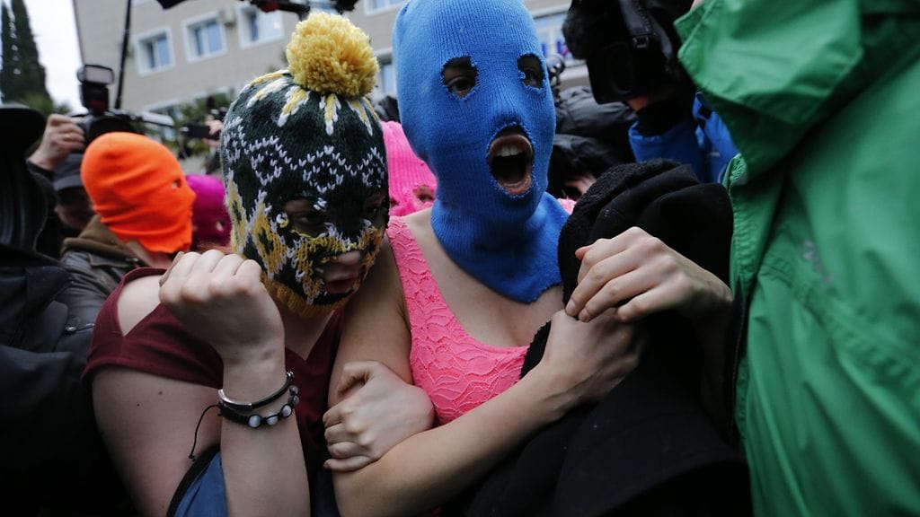 Pussy Riot -ryhmän aktivisteja Sotshissa 18.2. 2014.