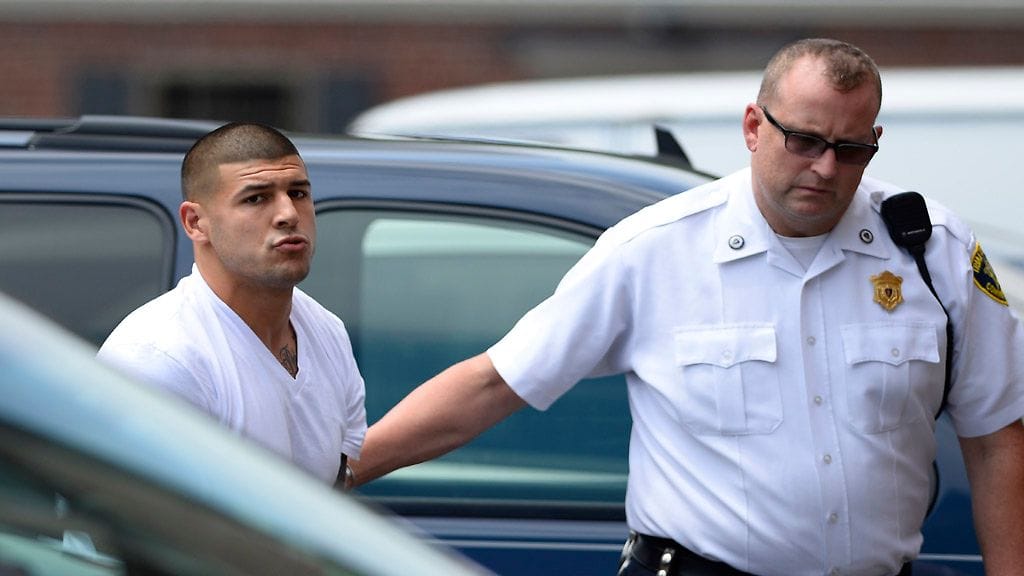 Aaron Hernandez vietiin keskiviikkona oikeuden eteen.