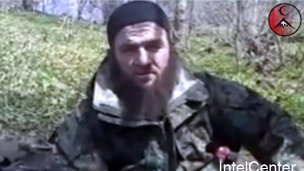 Tshetsheenijohtaja Doku Umarov maaliskuussa 2010 pitämässä videopuhetta. Kuva: EPA
