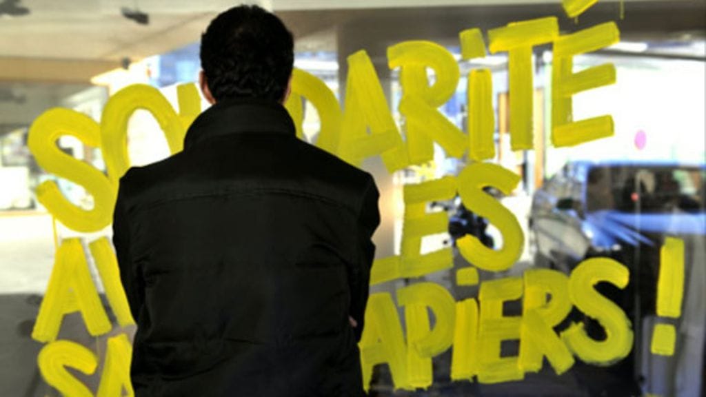 Kuvituskuvassa afganistalainen turvapaikanhakija, jota uhkasi palautus Kreikkaan Vapaa liikkuvuus -verkoston infossa Helsingissa 11. lokakuuta 2010