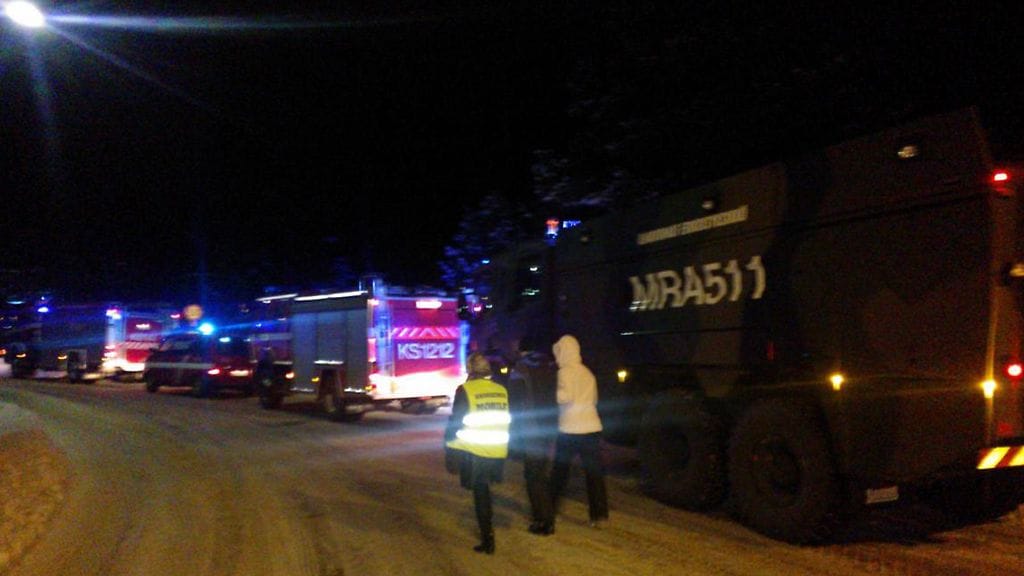 Ratsastuskoulun katto on romahtanut Laukaassa.