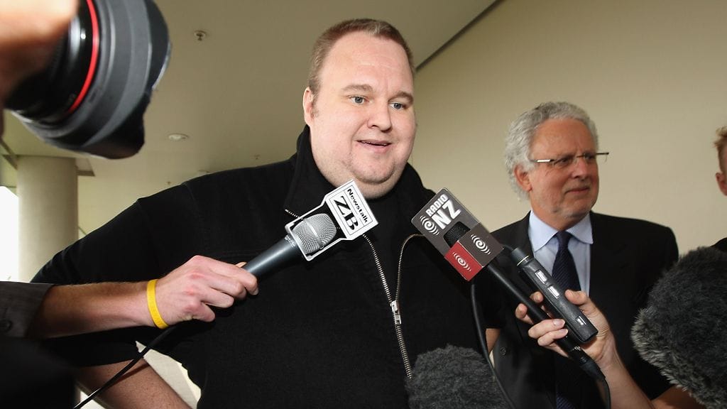 Helmikuussa 2012 piratismista ja rahanpesusta syytetty Kim Dotcom päästettiin Uudessa-Seelannissa vapaaksi takuita vastaan. Yhdysvallat vaatii kuitenkin häntä luovutettavaksi.