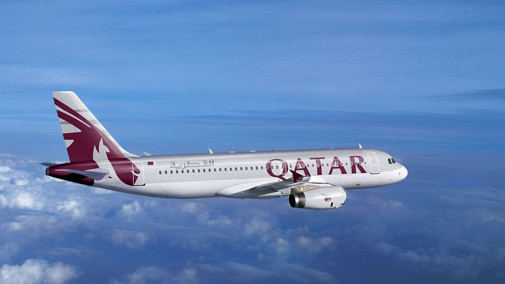 Vauva löytyi Qatar Airways -lentoyhtiön Dohasta Jakartaan saapuneesta koneesta sunnuntaina. Kuvituskuva.