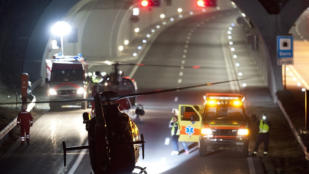 Sveitsissä on tapahtunut vakava bussionnettomuus.