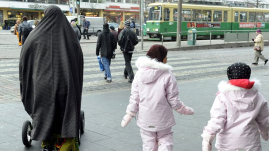 (Kuvituskuvaa, kuvan henkilöt eivät liity uutiseen.)