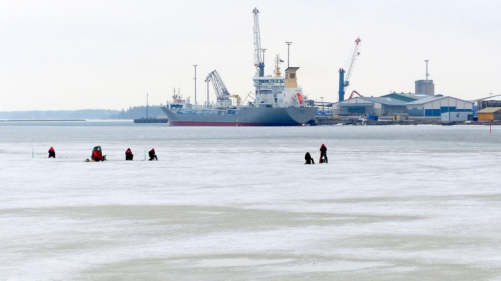 Vaasan satama talvella.