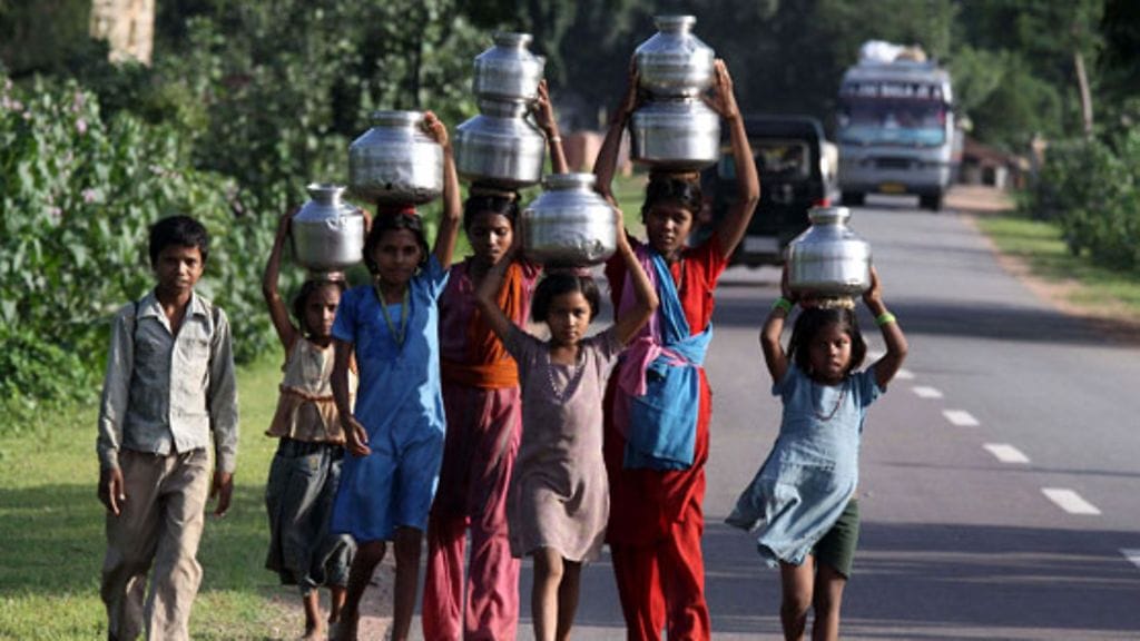 Esimerkiksi Intiassa Biharin osavaltiossa kastijärjestelmän ulkopuolelle jäävien ihmisten lapsista vain kuusi prosenttia rekisteröidään.