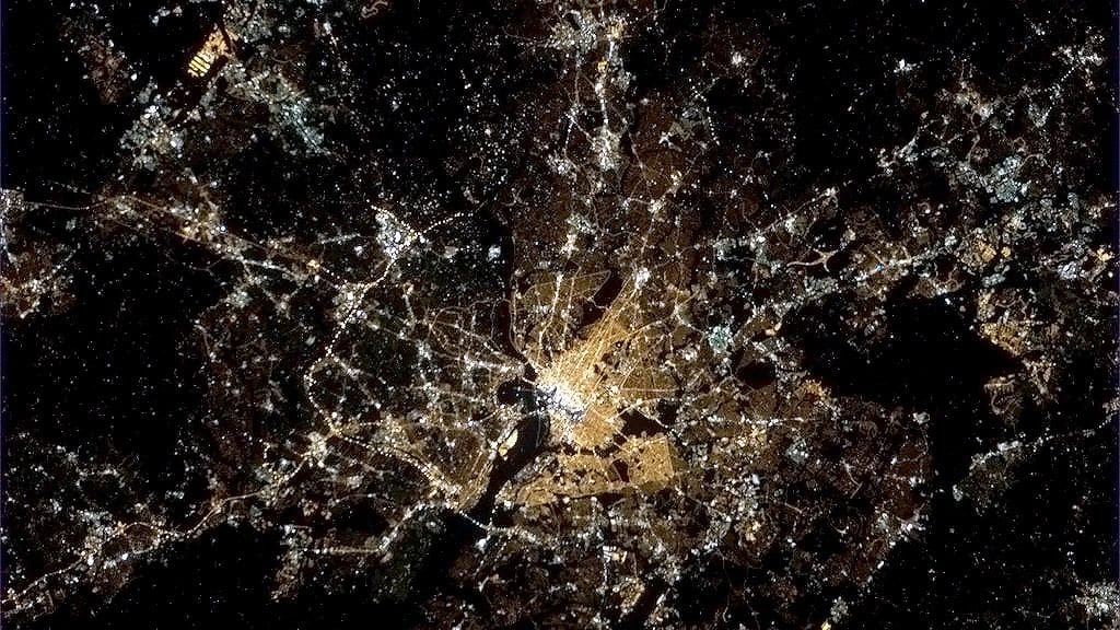 Astronautti Chris Hadfield lisäsi Twitteriin tämän kuvan Washington DC:stä Barack Obaman virkaanastujaisten aikaan.