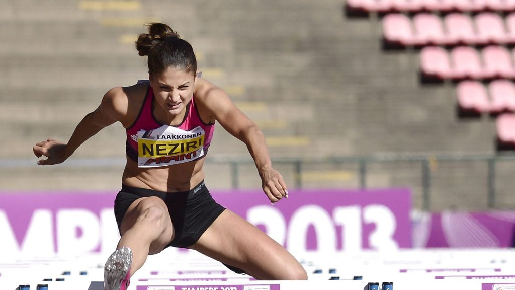 Nooralotta Neziri naisten 100 metrin aitojen finaalissa Tampereen eliittikisoissa sunnuntaina 25.elokuuta 2013,