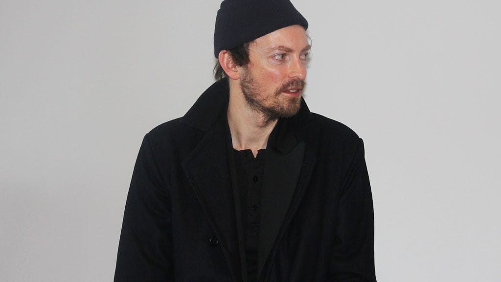 Muotisuunnittelija Henrik Vibskovin töitä nähdään Designmuseon kevään suurnäyttelyssä.