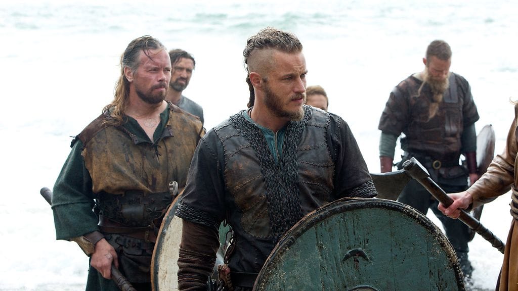 Viikingit-sarjan Jouko Ahola (vas.)