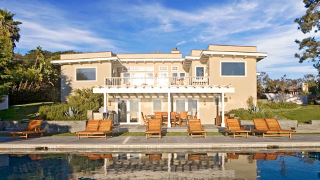 White tunnetaan myös nimellä "The Flying Tomato".