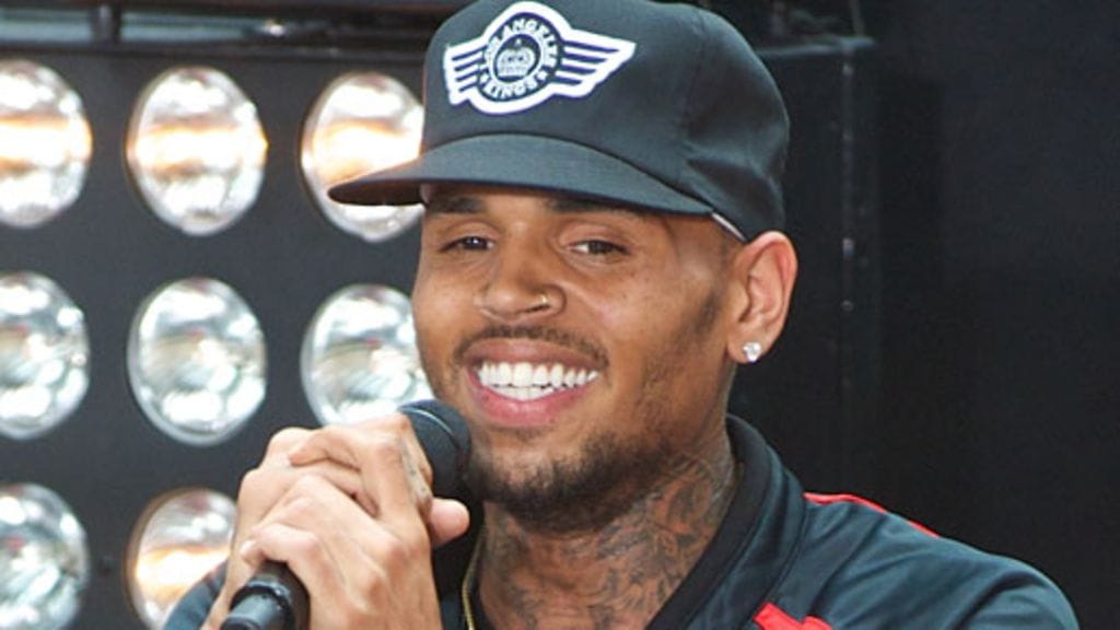 Nelikerroksinen talo on nyt myynnissä.