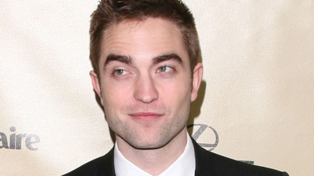 Tämän lukaalin Pattinson sai myydyksi. Tähden kerrotaan muuttaneen 14 kilometrin päähän vanhasta kodistaan.