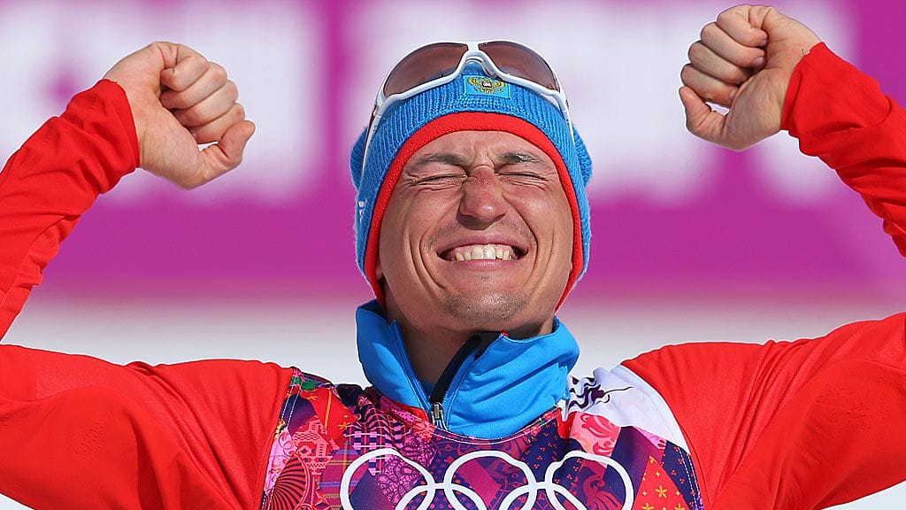 Aleksandr Legkov juhli Sotshissa 50 kilometrin olympiakultaa, mutta myöhemmin tulos mitätöitiin.