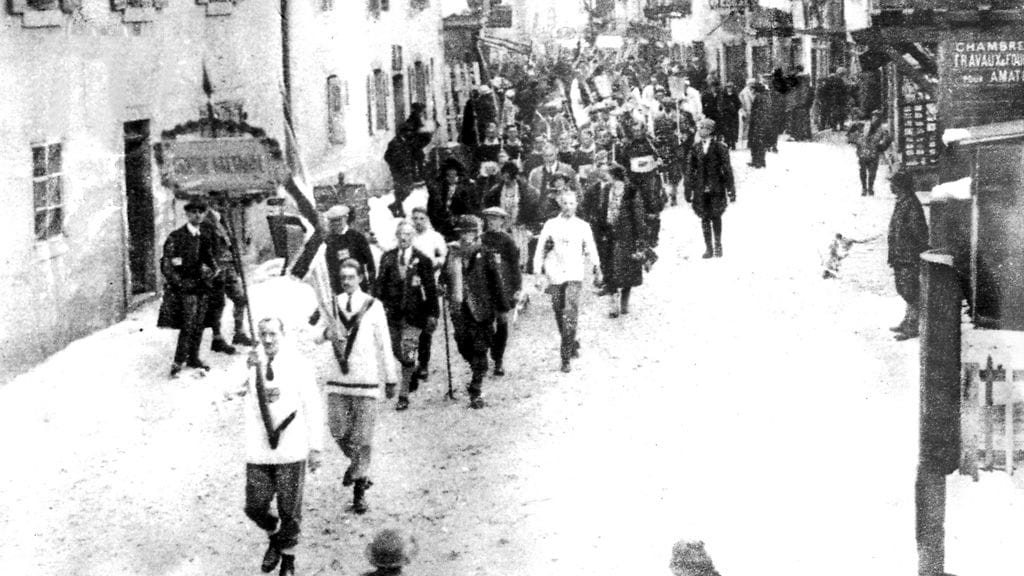 Britannian joukkue Chamonix'n talviolympialaisten avajaisissa.
