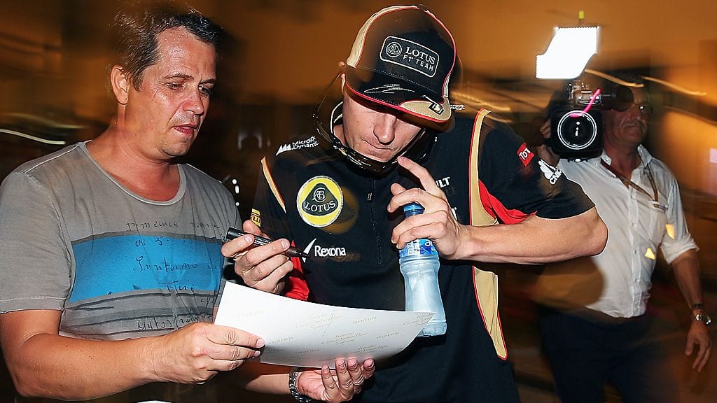 Kimi Räikkönen muistaa F1-fania Abu Dhabin GP:ssä.