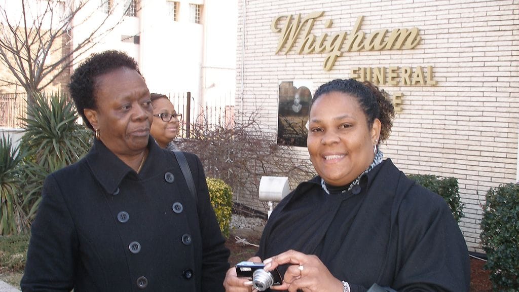 Grace James ja Angela Binns olivat saapuneet paikalle Bermudalta asti.