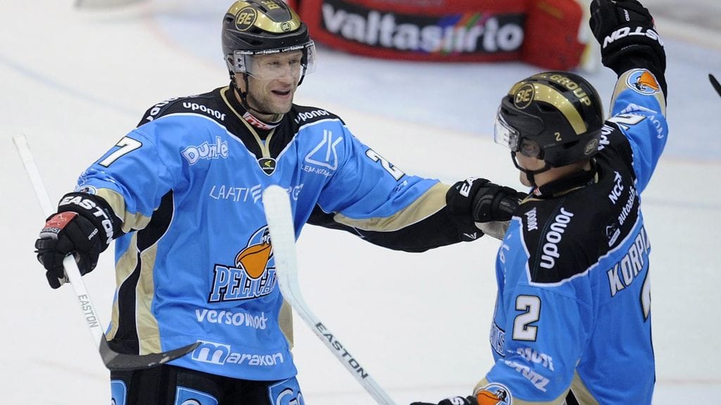 Timo Pärssinen (vas.) oli viime kaudella Pelicansin paras maalintekijä.