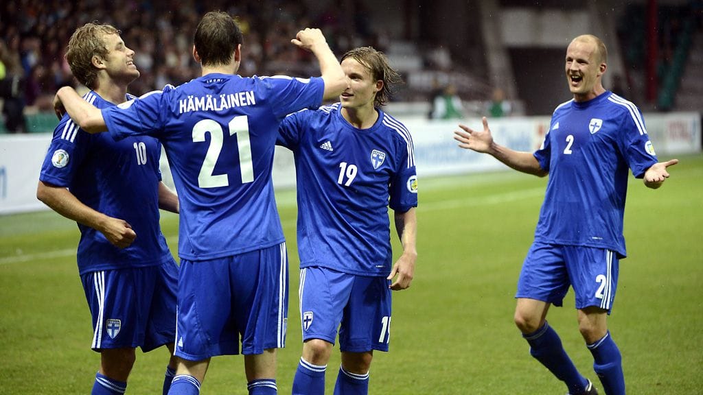 Suomen jalkapallomaajoukkueella on loistava tilaisuus napata historiansa ensimmäinen arvoturnauspaikka.