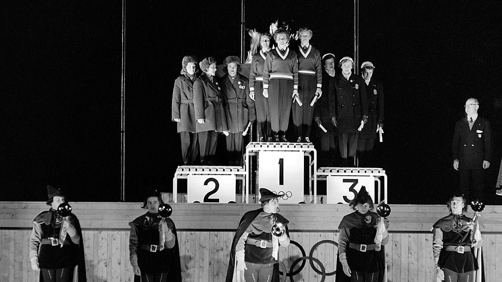 Suomen naisten viestijoukkue voitti kultaa Cortinan talviolympialaisissa.