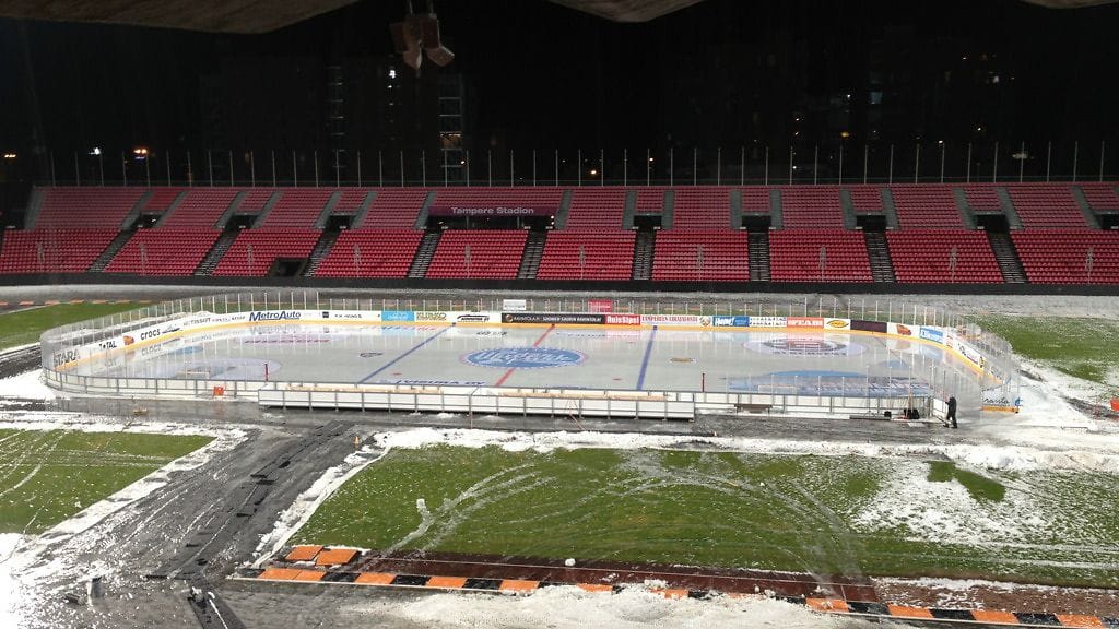 Ratinan stadionin kiekkokaukalo on jo valmiina.