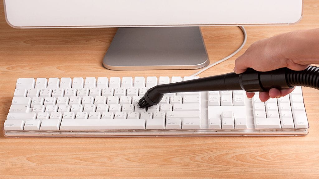 Muista huolehtia näppäimistön puhtaudesta.