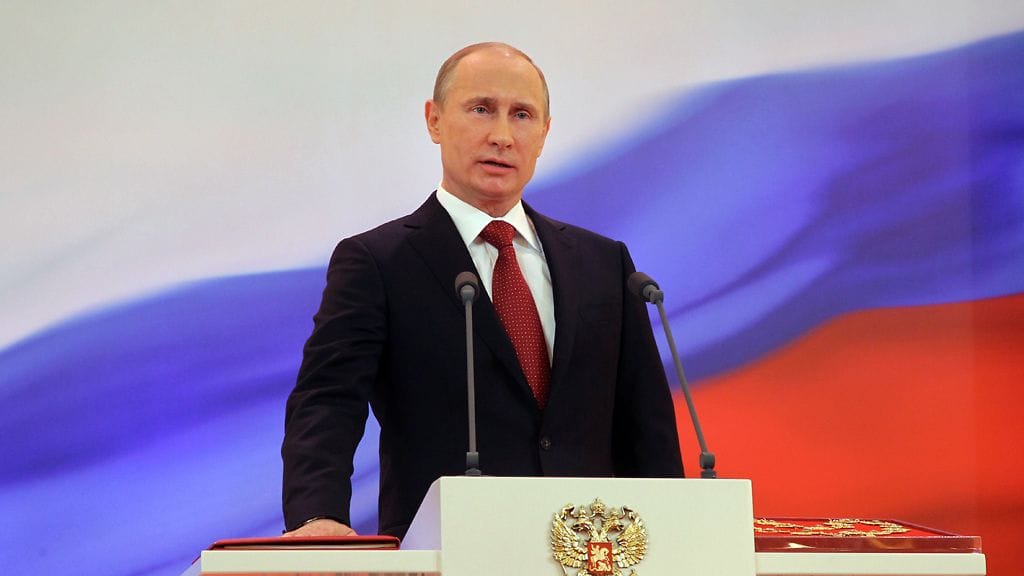 Pommien jälkiä raivataan Aleppossa Syyriassa 10. helmikuuta.