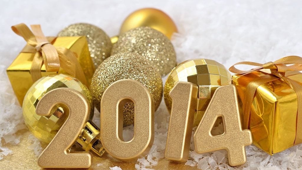 Uusivuosi otetaan joulukodissa vastaan poksauttamalla pullo shampanjaa.