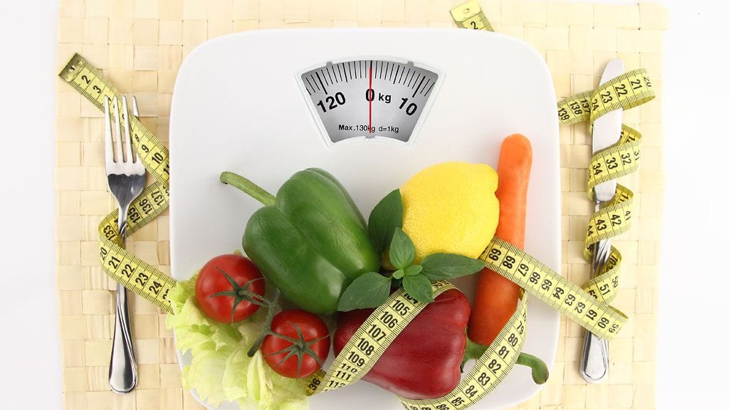 Ene-dieetti eli erittäin niukkaenerginen ruokavalio on suosittu laihdutusmuoto vuoden alussa.