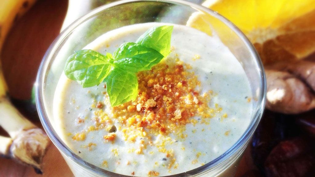 Suomen paras smoothie-artisti Una Auri.