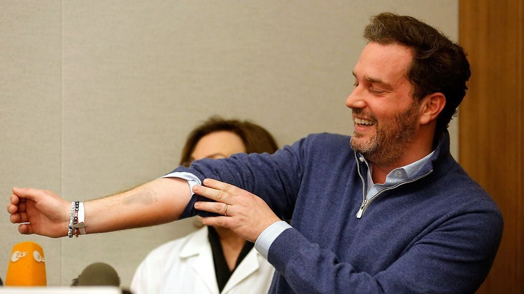 Chris O’Neillin kättä koristaa tyttären jalanjälki.