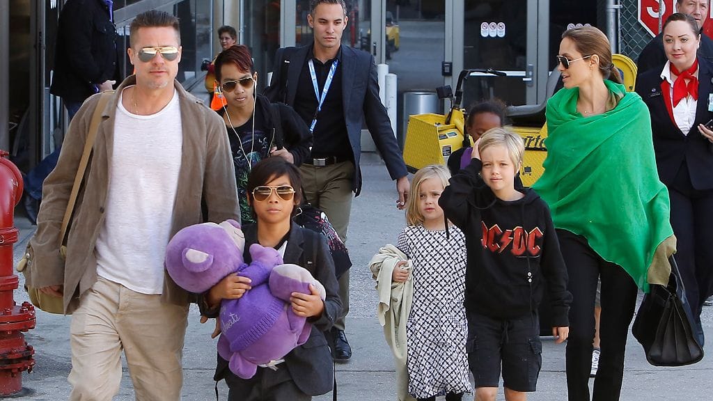 Brad Pitt perheineen.