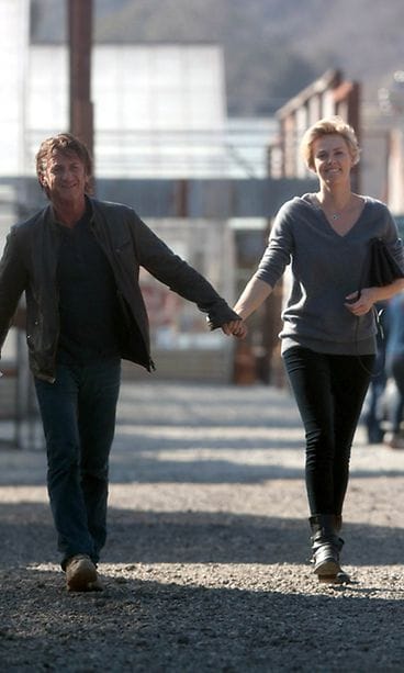 Sean Penn ja Charlize Theron seurustelevat.