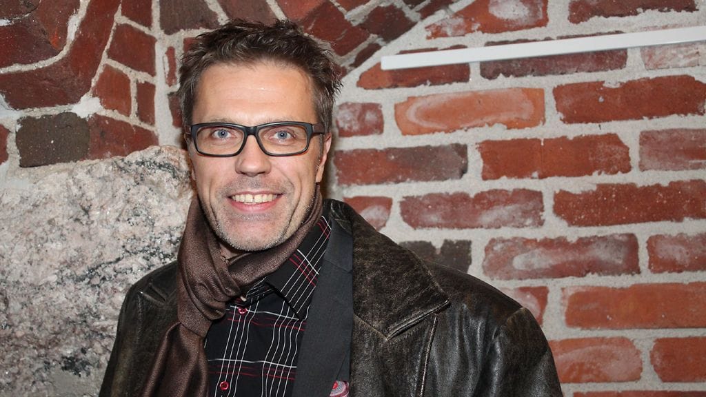 Jari Sarasvuo puhui hengellisyydestä, ilosta ja addiktioista Viattomien lasten päivän konsertissa.