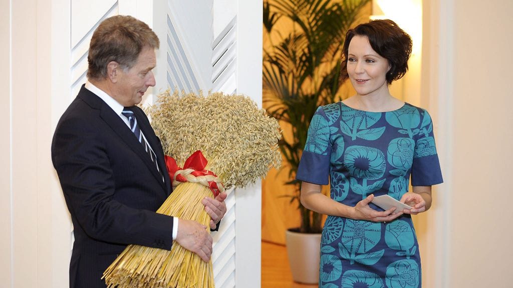 Presidenttipari sai joululyhteen Marttilan tilalta.