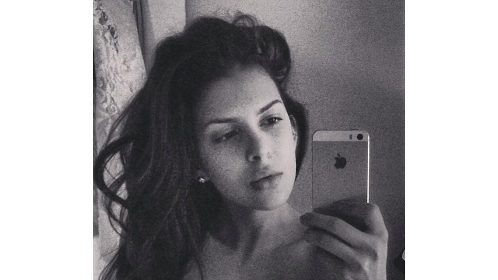 Sara Chafak ilman meikkiä.