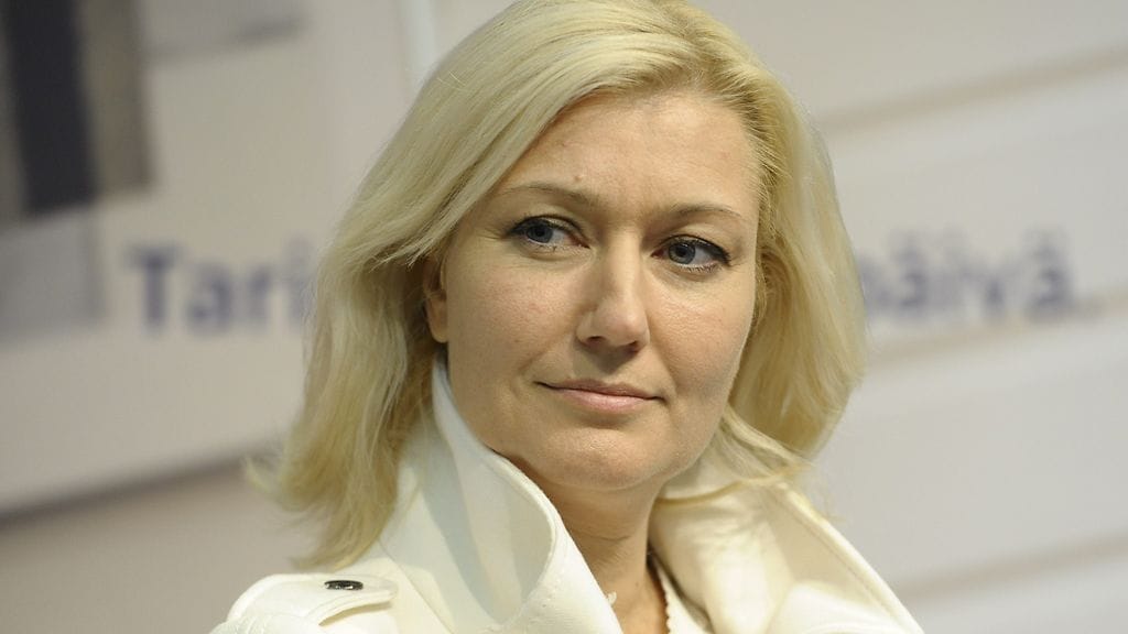 Guzeninan mukaan olisi kohtuullista, että luottamushenkilöt saisivat salatusta raportista tietoa viimeistään, kun metron liikennöinti alkaa.