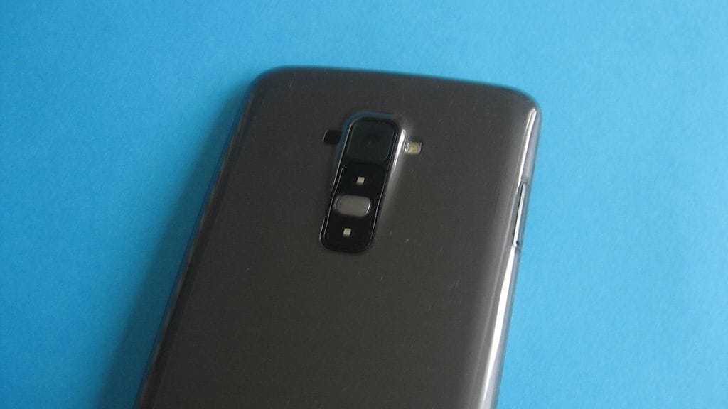 LG G Flex, kaarevalla näytöllä varustettu Android-puhelin
