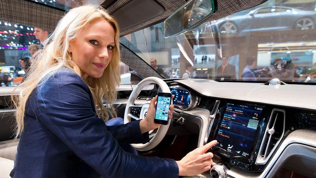 Tältä näyttää Apple Car Play tositoimissa.